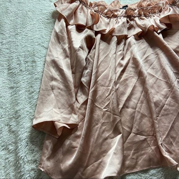 Forever 21 Silky Pink Off Shoulder Classy Femme Girly Top Ruffled Blouse - Picture 4 of 6